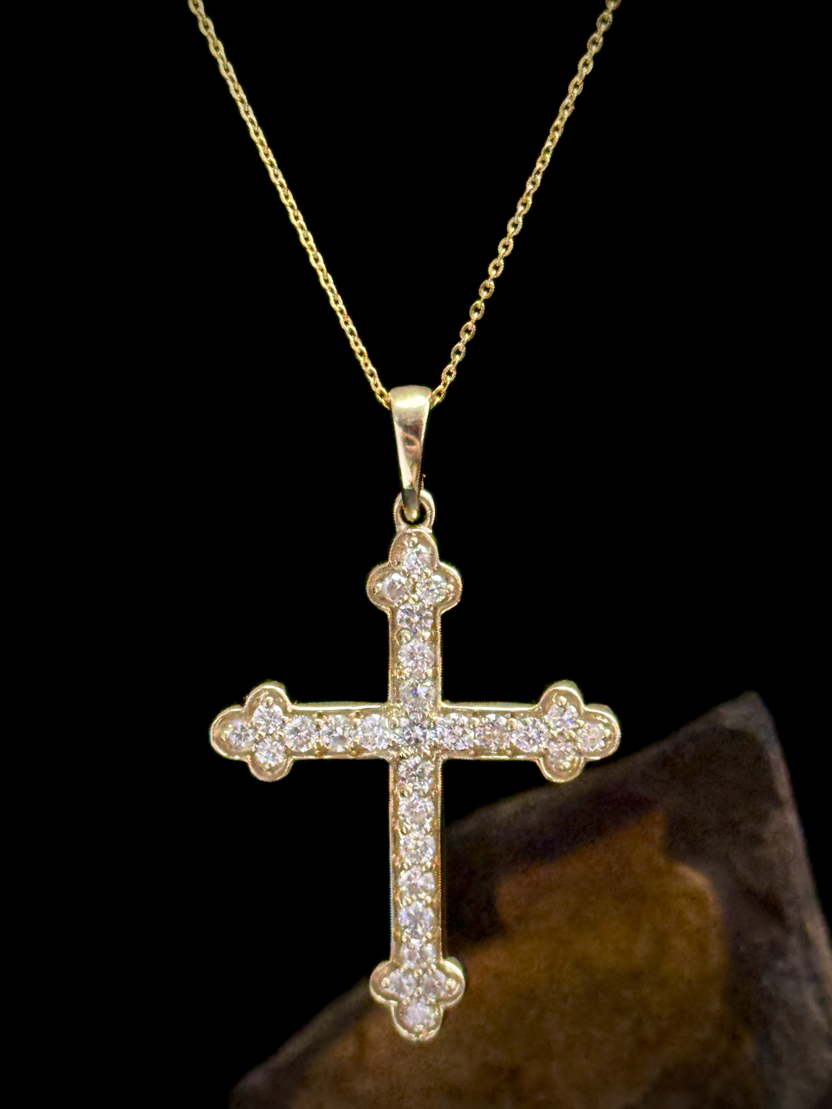 Cross Pendant w/Chain-415637